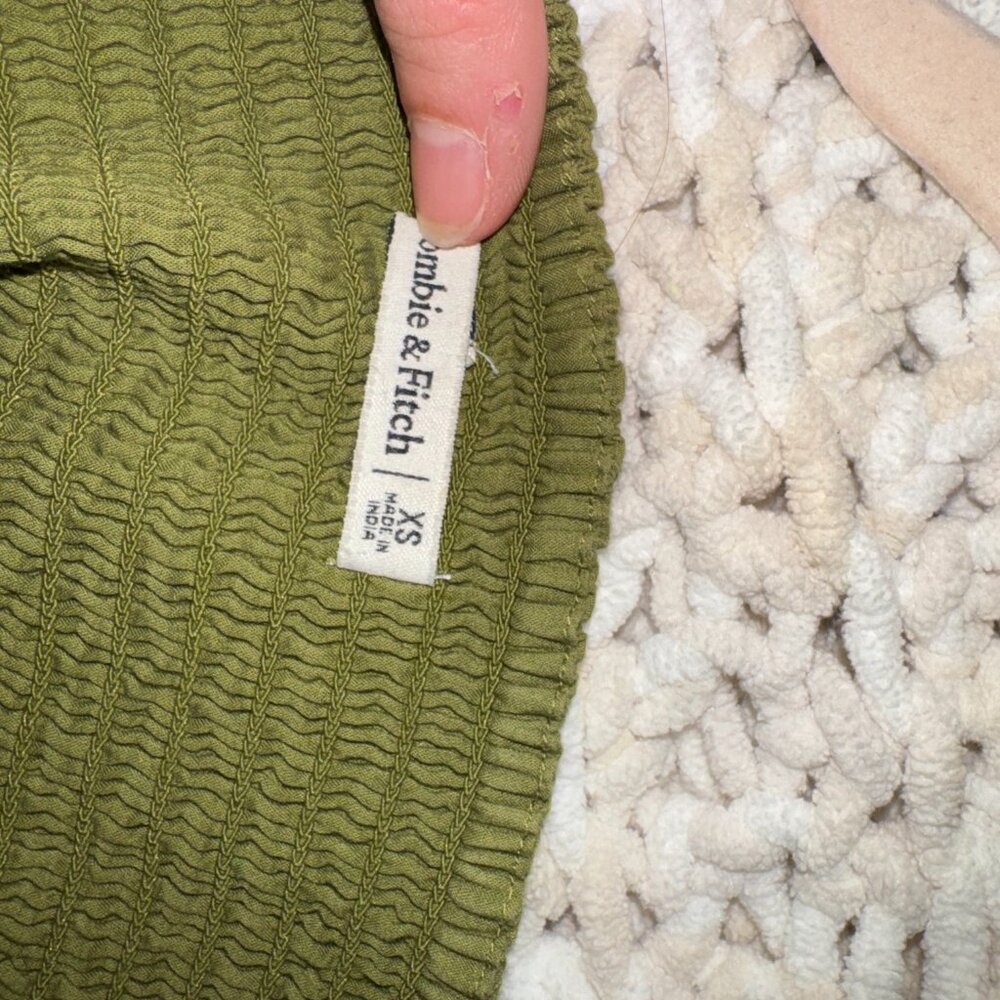 Abercrombie Olive Green Puff Sleeve Crop Top - Picture 3 of 4